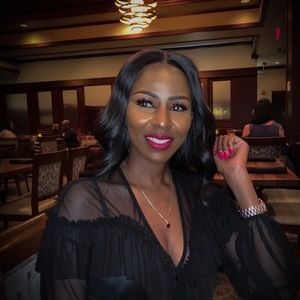 Meet your Posher, Janet